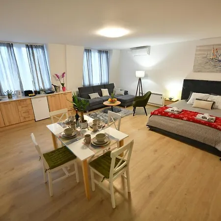 West In Apartament *