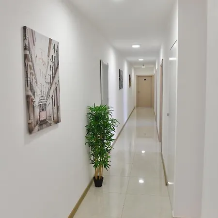 Apartament West In *