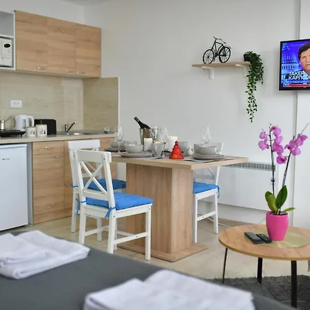 Apartament West In