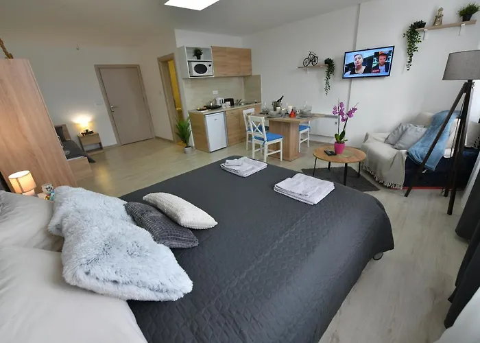 شقة West In Čačak